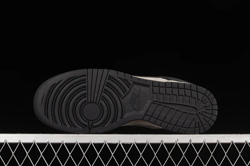 All Categories Nk SB Dunk Series Nk SB Dunk Low Low-top sneakers F version Otomo Katsuhiro x NK SB Dunk Low "Steamboy OST" Otomo Katsuhiro jointly branded SB low-top sports and leisure sneakers LF0039-002